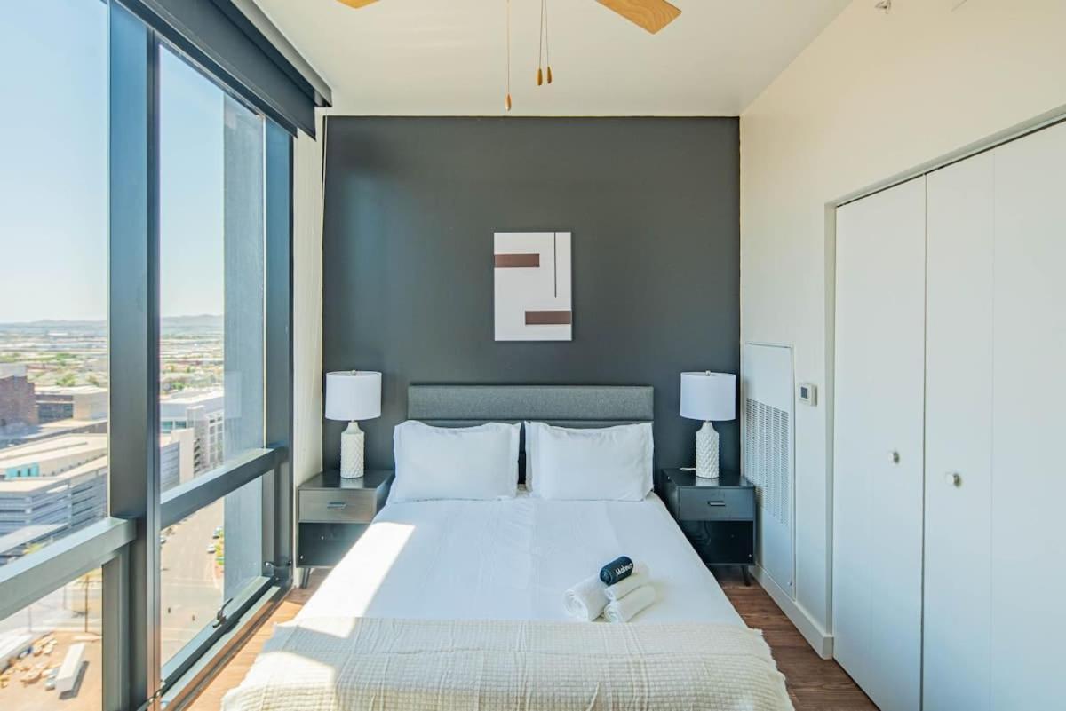 Apartment Adorable - High Rise Dt, Pool, Gym, Parking Phoenix