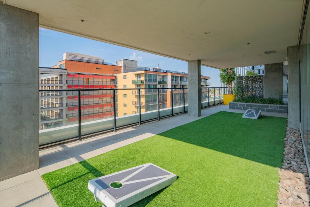 Adorable - High Rise Dt, Pool, Gym, Parking *