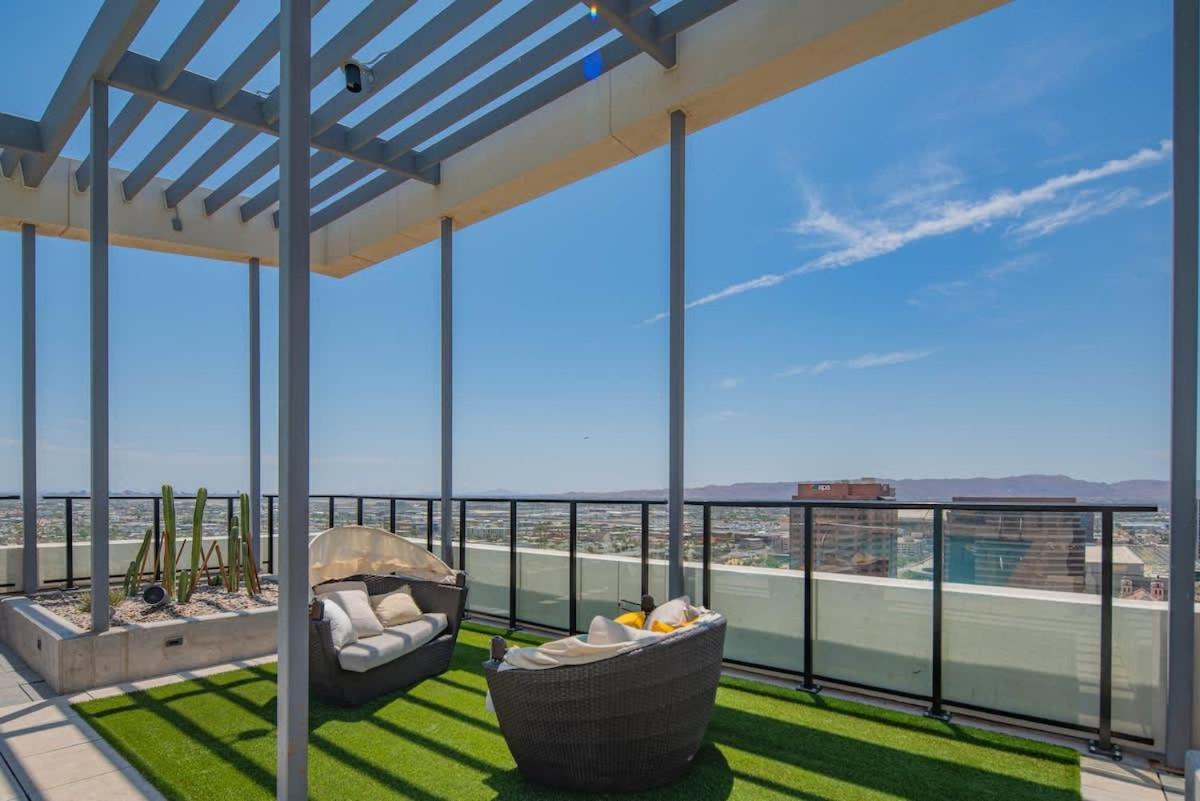 Adorable - High Rise Dt, Pool, Gym, Parking * Phoenix