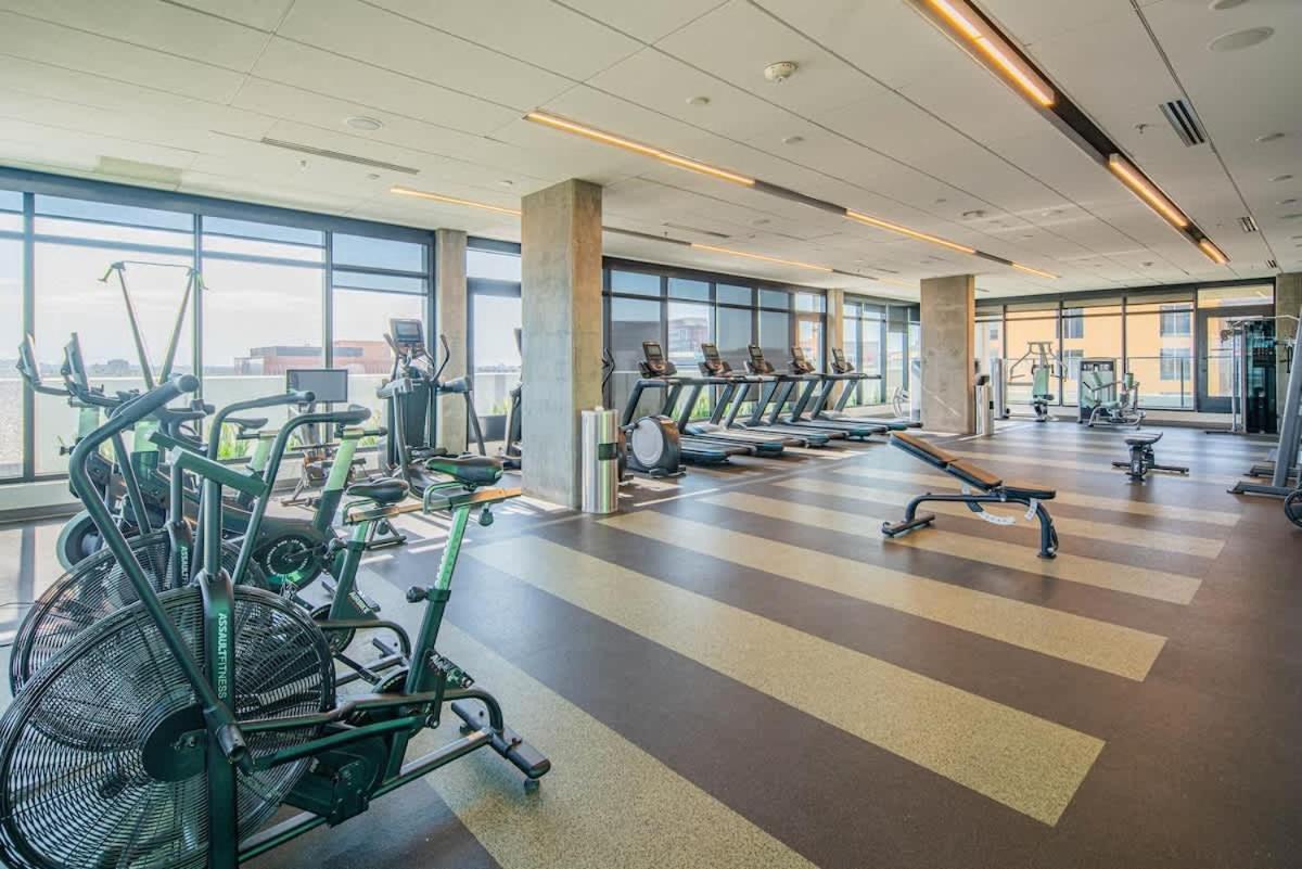Apartment Adorable - High Rise Dt, Pool, Gym, Parking Phoenix